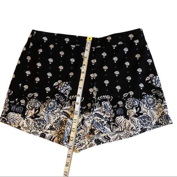 Abercrombie & Fitch Women Navy White Floral Print 3/4 Zip High-Rise Short Sz 6 - Picture 8 of 8